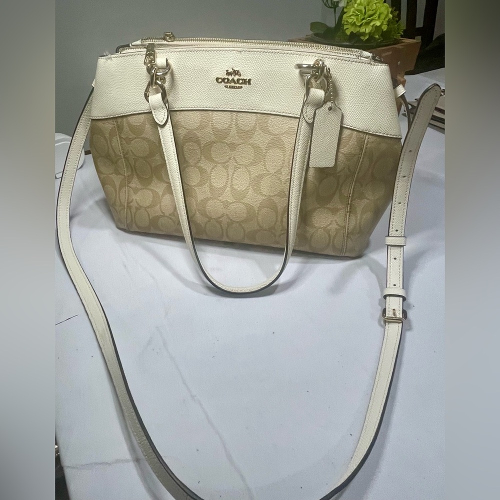New w/o tags Coach Purse